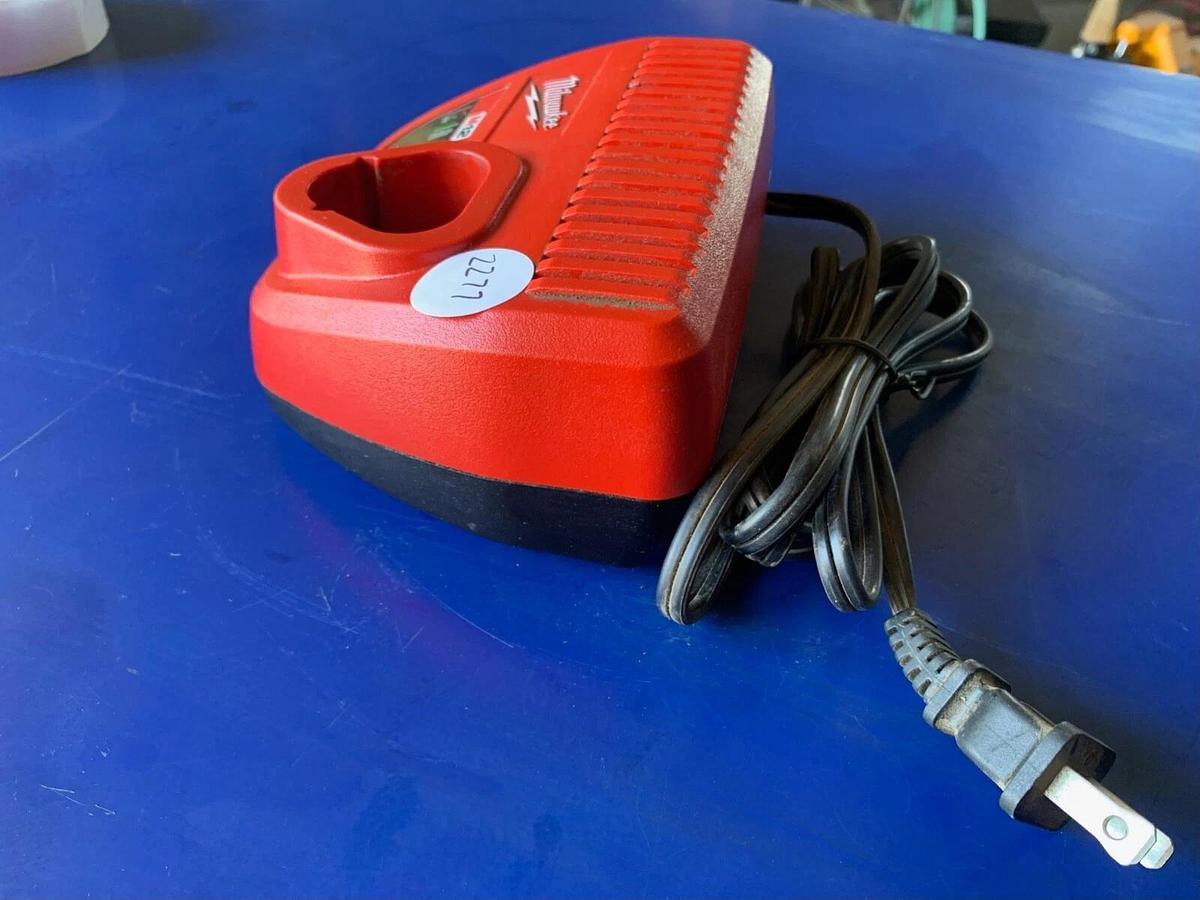 Used Milwaukee M12 Lithium Ion 12 Volt Battery Charger
