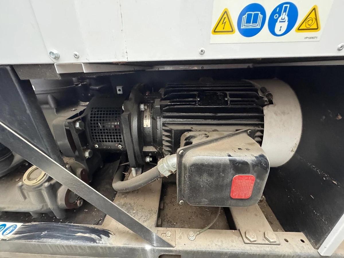 Used GARDNER-DENVER 60 hp Variable Speed Rotary Screw Compressor VS45-70A