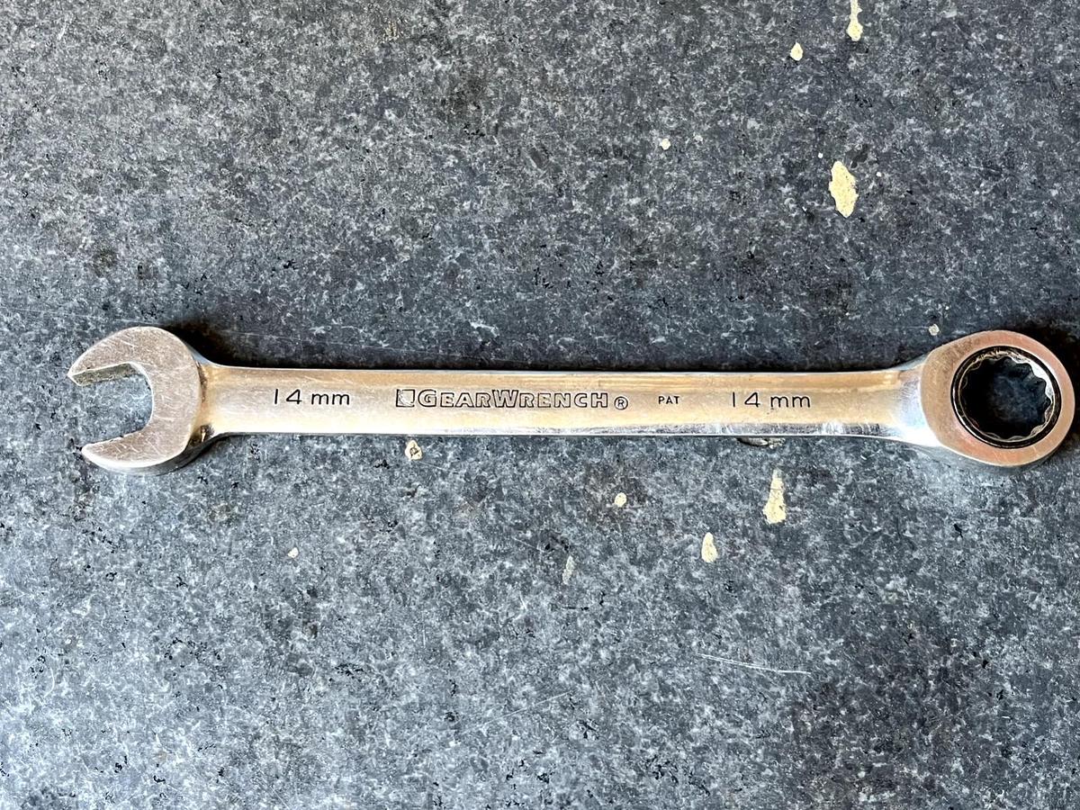 Used GEARWRENCH RATCHETING WRENCH 12 Point METRIC MM STANDARD INCH PICK SIZE Polished