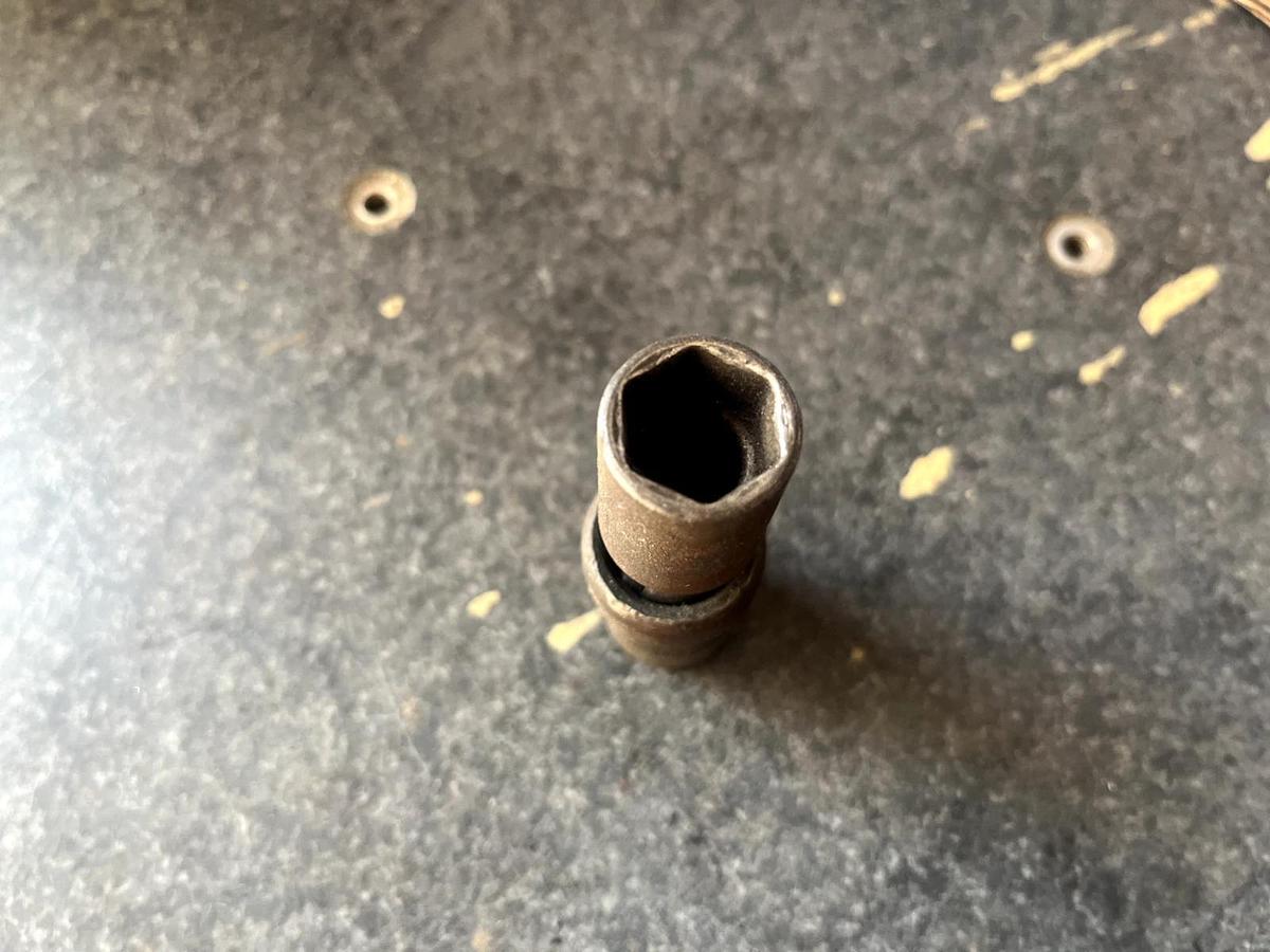 Used Snap-On IPL18A 1/2" Drive 6pt 9/16" SAE Impact Magnetic Swivel Socket