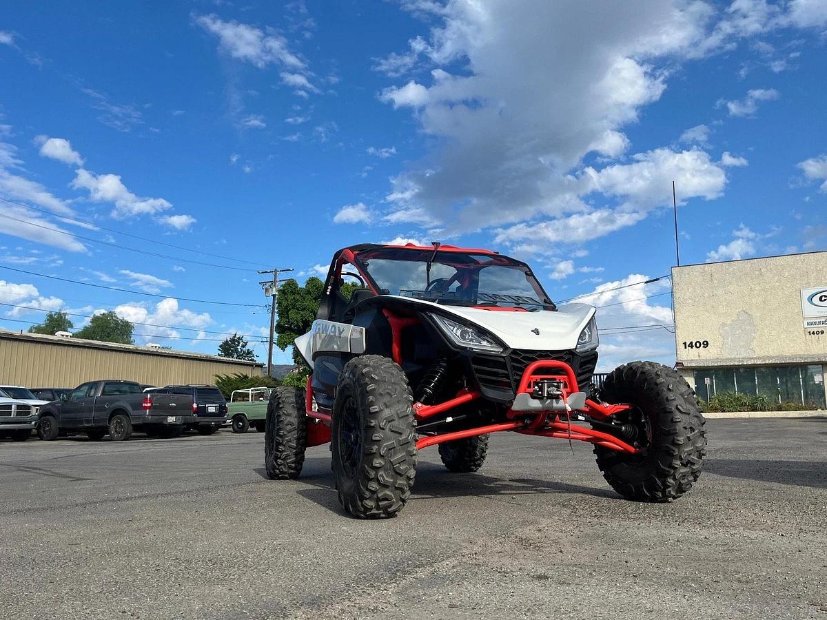 2024 Segway Powersports Villain SX10 S White Red Used 30 hours 80 Miles