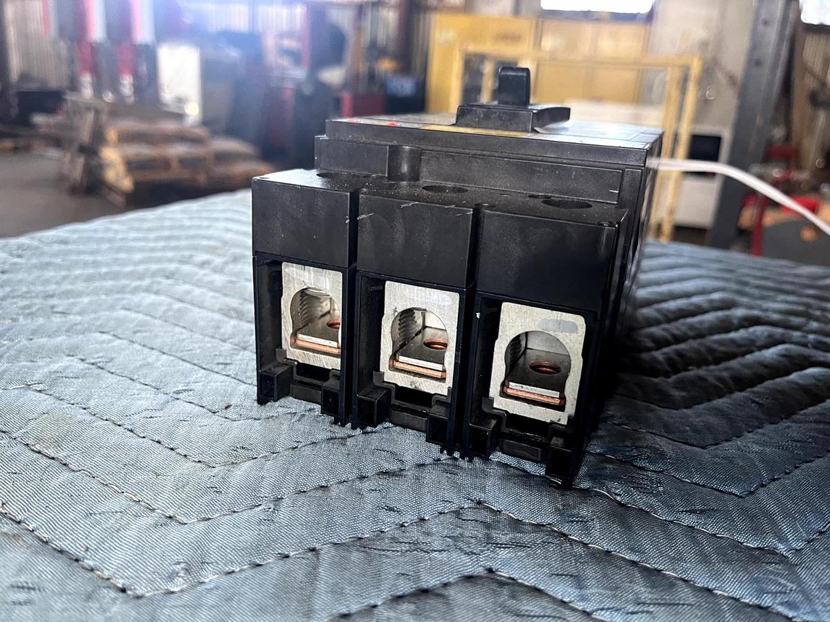 Square D JJF36250 PowerPact Current-limiting Circuit Breaker 250A JJ250 3 Pole