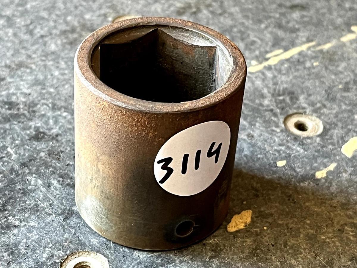 Used MATCO TOOLS CP426, 1/2" DR. 1-5/16" IMPACT SOCKET, SHALLOW, 6 POINT.