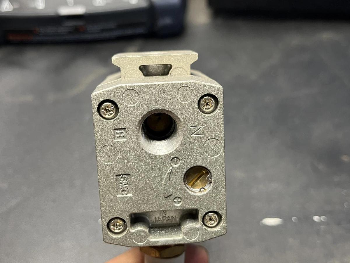 Used SMC NAV2000-N02-5DZ VALVE