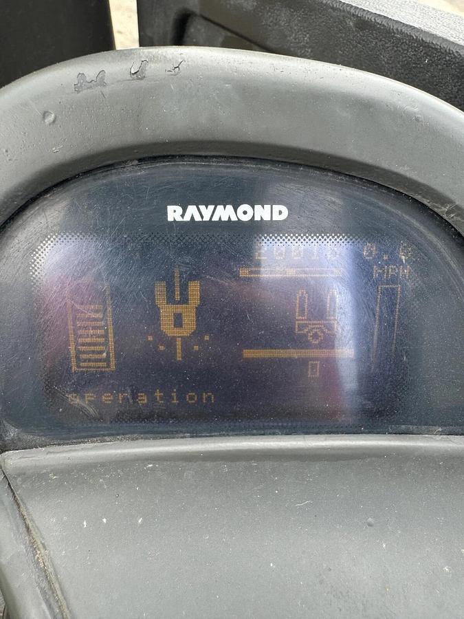 Used RAYMOND 960-CSR30T Man-Up Swing Reach Turret Truck Forklifts
