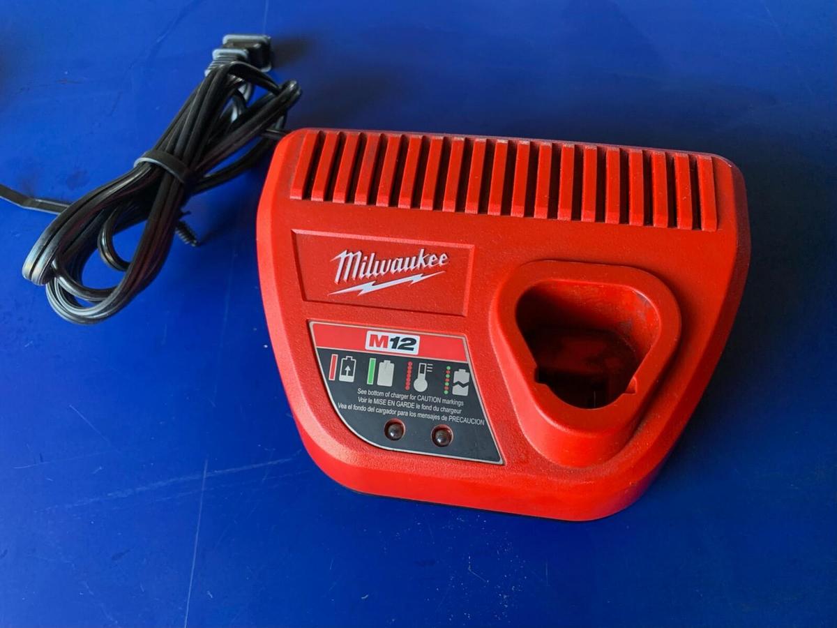 Used New Milwaukee M12 Lithium Ion 12 Volt Battery Charger