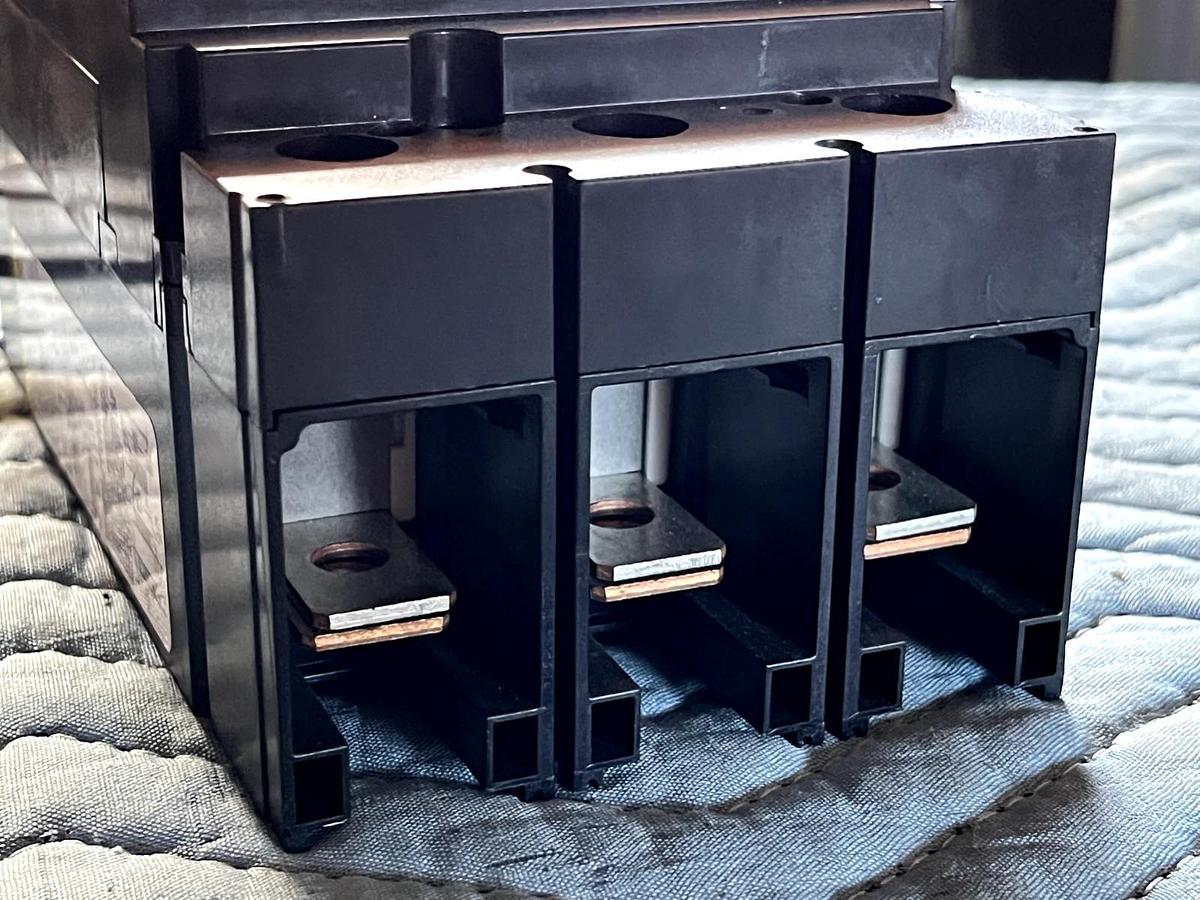 Square D JJF36250 PowerPact Current-limiting Circuit Breaker 250A JJ250 3 Pole