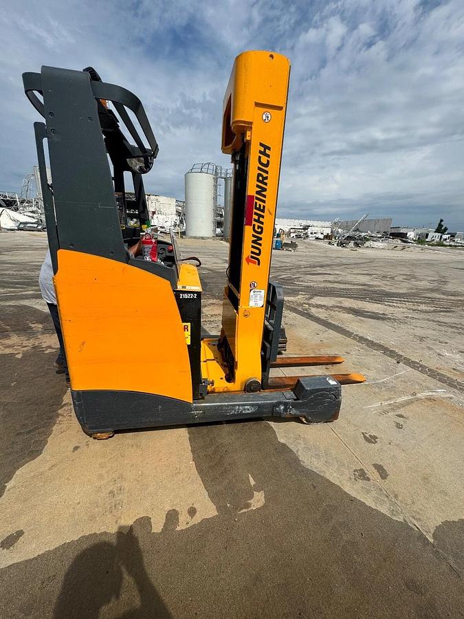Used Jungheinrich ETV 325