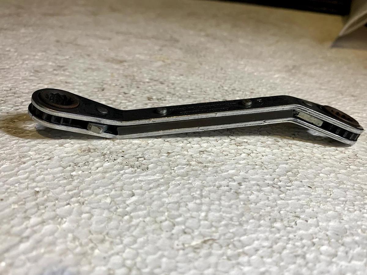 Used Blue-Point tools USA 9 x 11mm 12pt Offset Ratcheting Wrench RYAM910