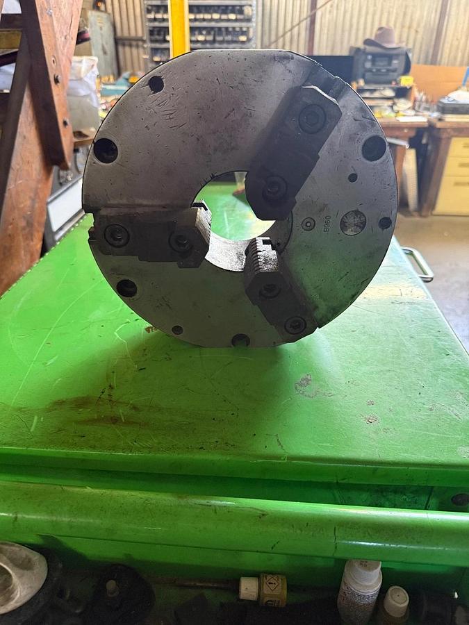 Used BUCK CHUCK SELF CENTERING 6 Jaw Chuck B2106R 10 in