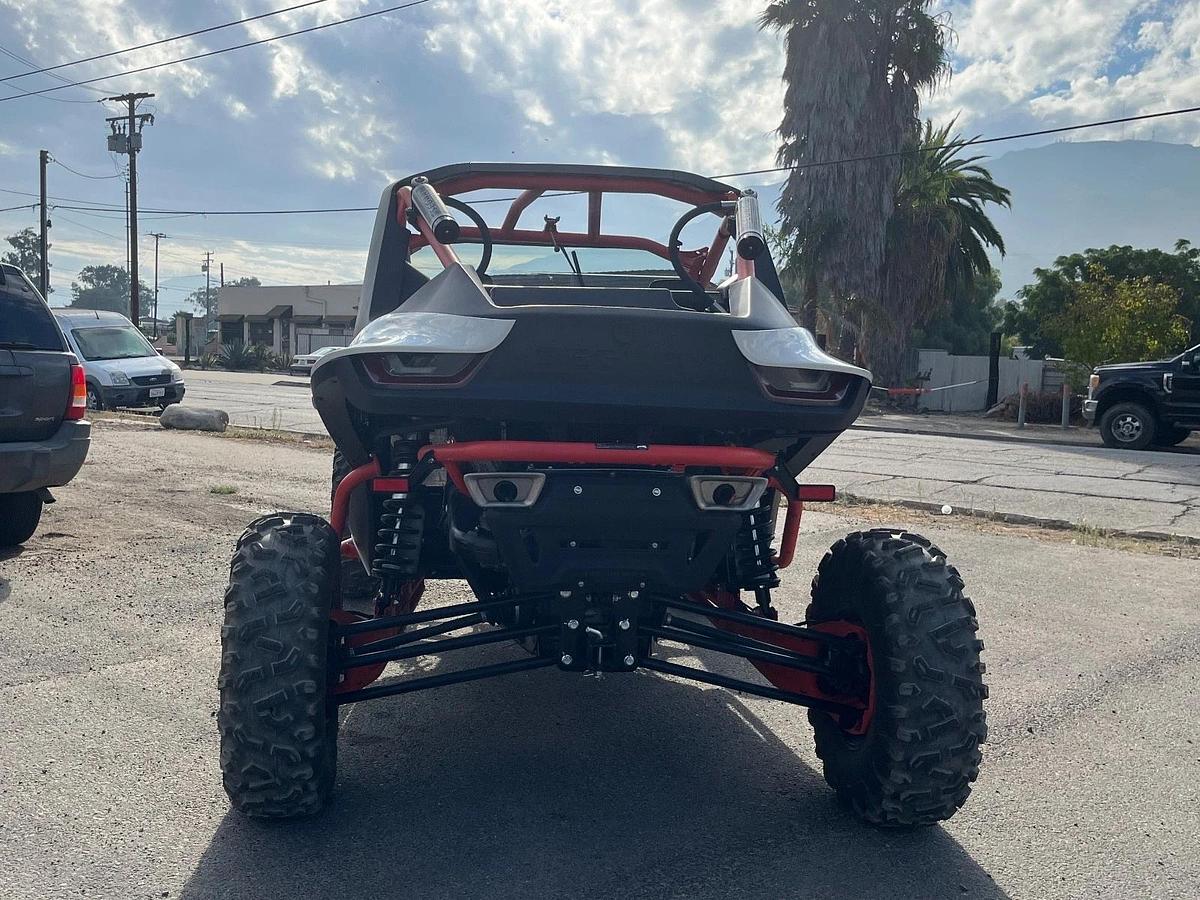 2024 Segway Powersports Villain SX10 S White Red Used 30 hours 80 Miles