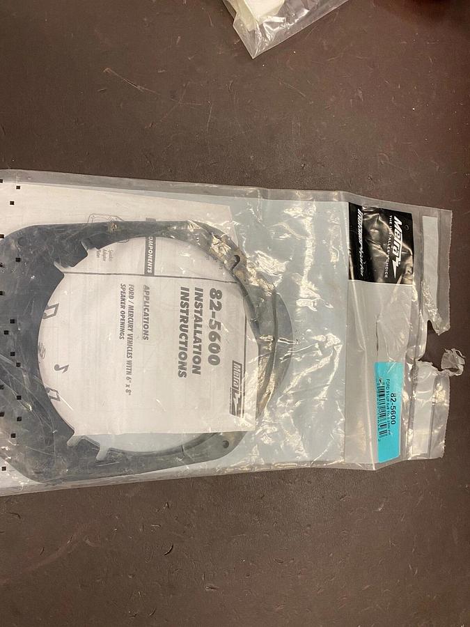 Used Metra 82-5600 5 1/4 Inch Speaker To 6X8 Inches Opening Adapter Plate New