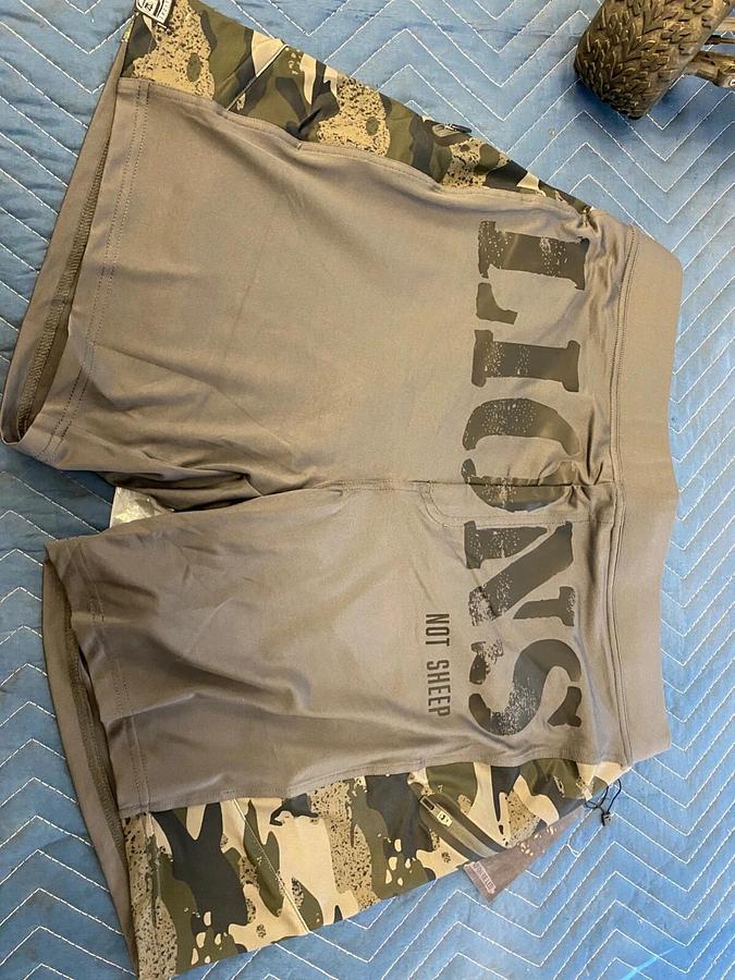 Men's Official LIONS NOT SHEEP Cement Hybrid workout Short Size Medium