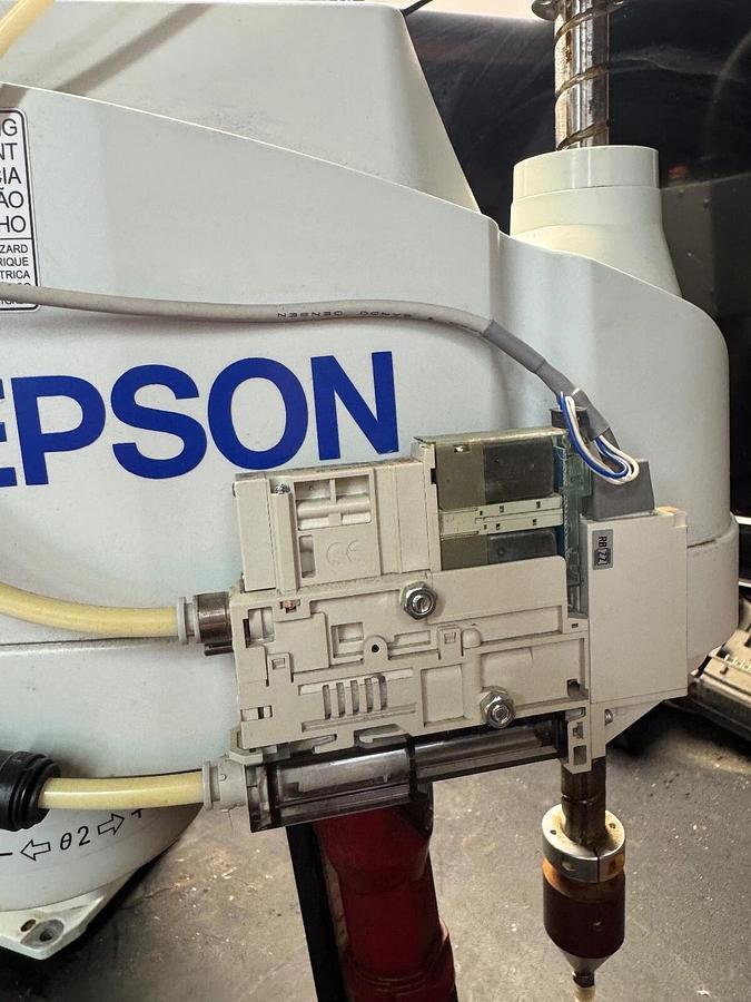 Used Epson T3-401S IndustrialRobot - Reach 460mm  load 3kg - Mfg. 2022 S/N:T300T11694