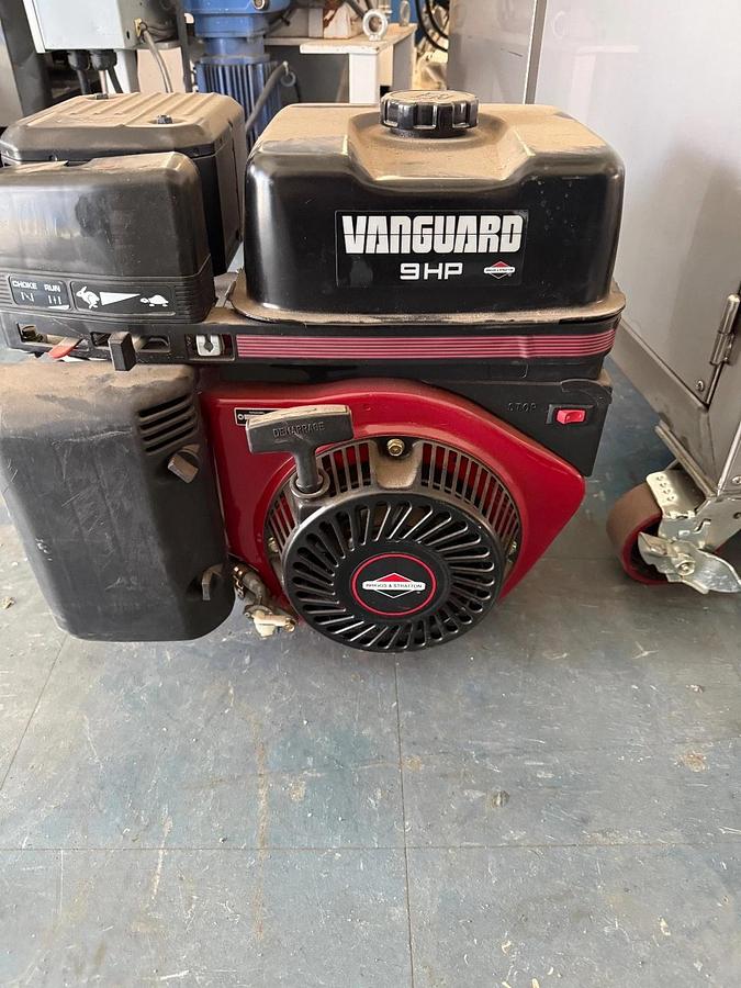 Briggs & Stratton Vanguard 9 HP Horizontal Engine Model 185432
