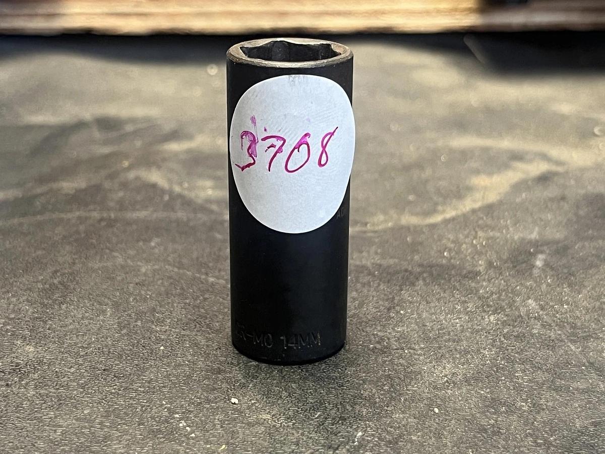 Used MATCO TOOLS "ADV" ADP14M6V, 1/4" DRIVE, 14mm. IMPACT SOCKET, DEEP, 6 POINT.