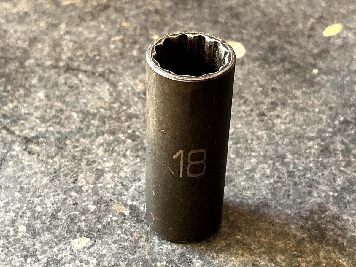 Used Matco BDP18M2V 18mm Deep Impact Socket 1/2" Drive 12 Point USA Metric No Marks