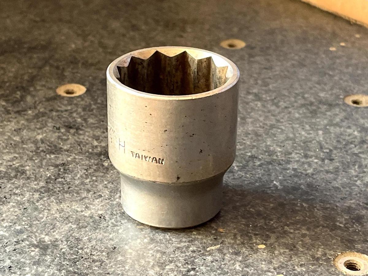 Used 1-Inch Drive 1-3/8-Inch Shallow 12 -Pointt Socket 60509