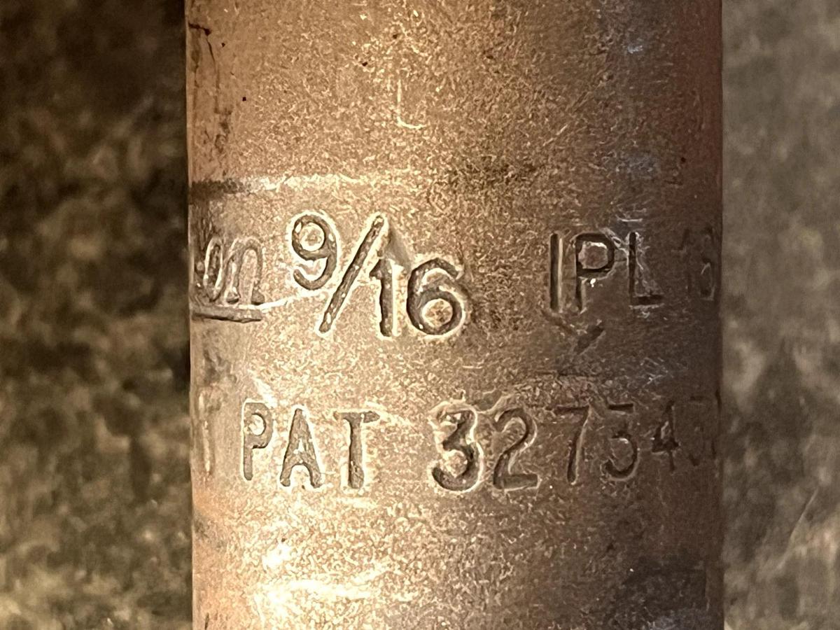 Used Snap-On IPL18A 1/2" Drive 6pt 9/16" SAE Impact Magnetic Swivel Socket