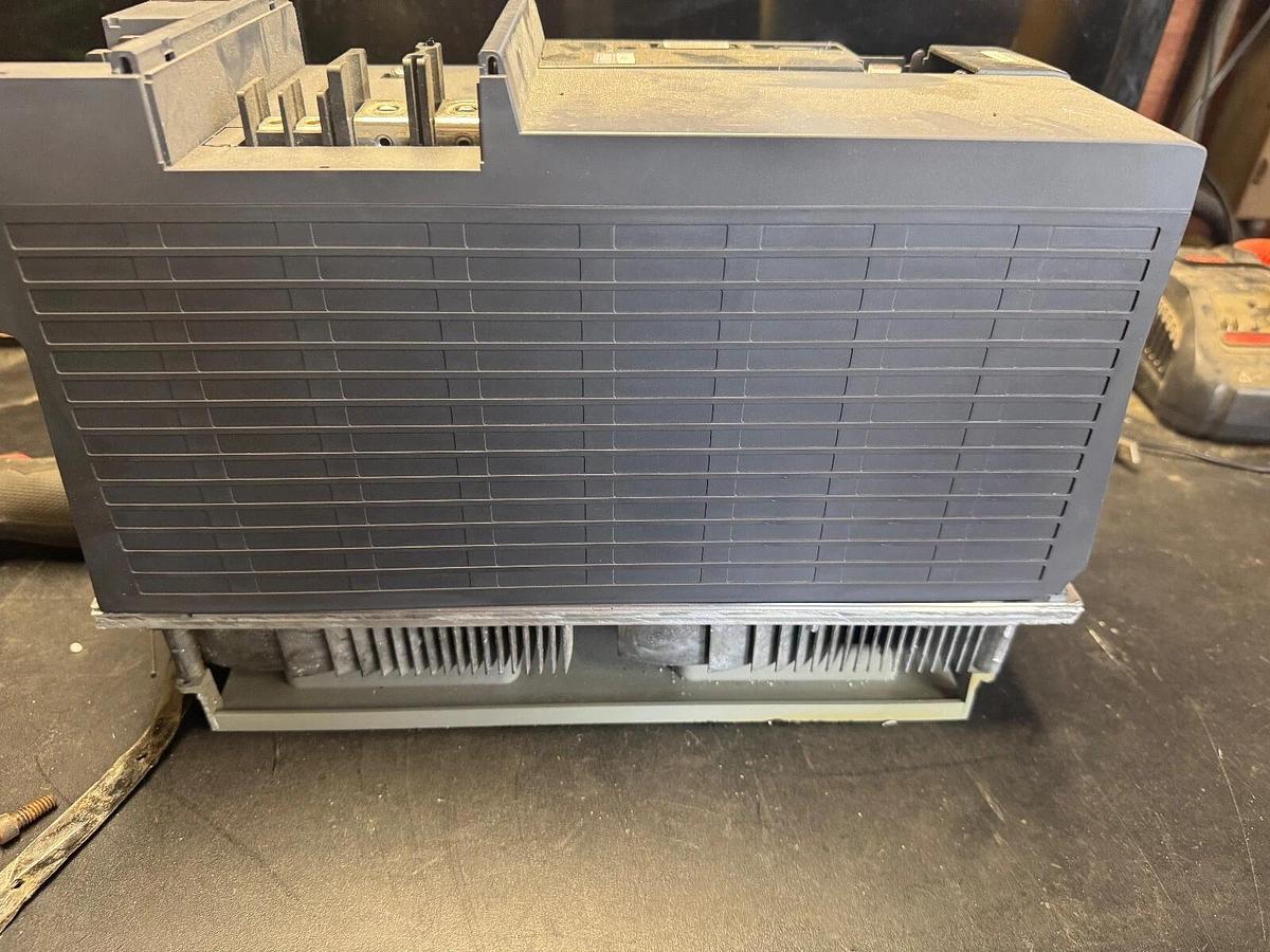 Used MITSUBISHI MDS-DH-CV-300 SPINDLE DRIVE  S/N: J3A4WG02L4K