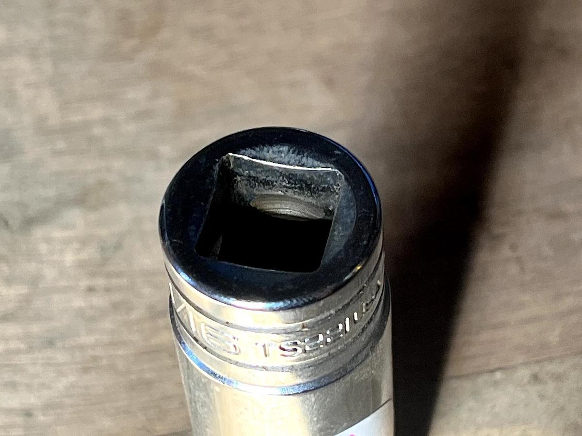 Used Snap-on Tools USA TS221 11/16" 1/2” Drive SAE 6 Point Deep Well Chrome Socket