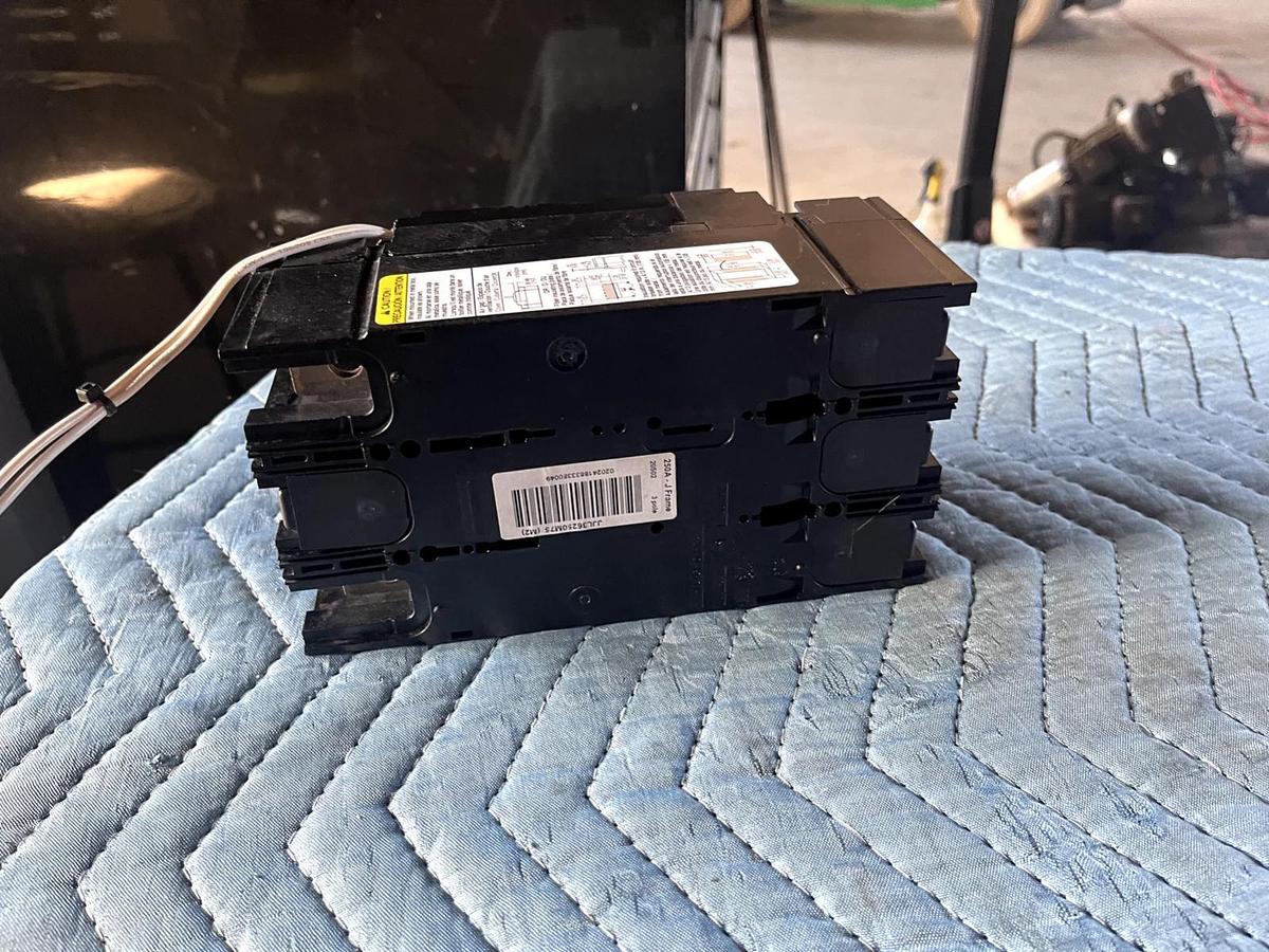 Square D JJF36250 PowerPact Current-limiting Circuit Breaker 250A JJ250 3 Pole