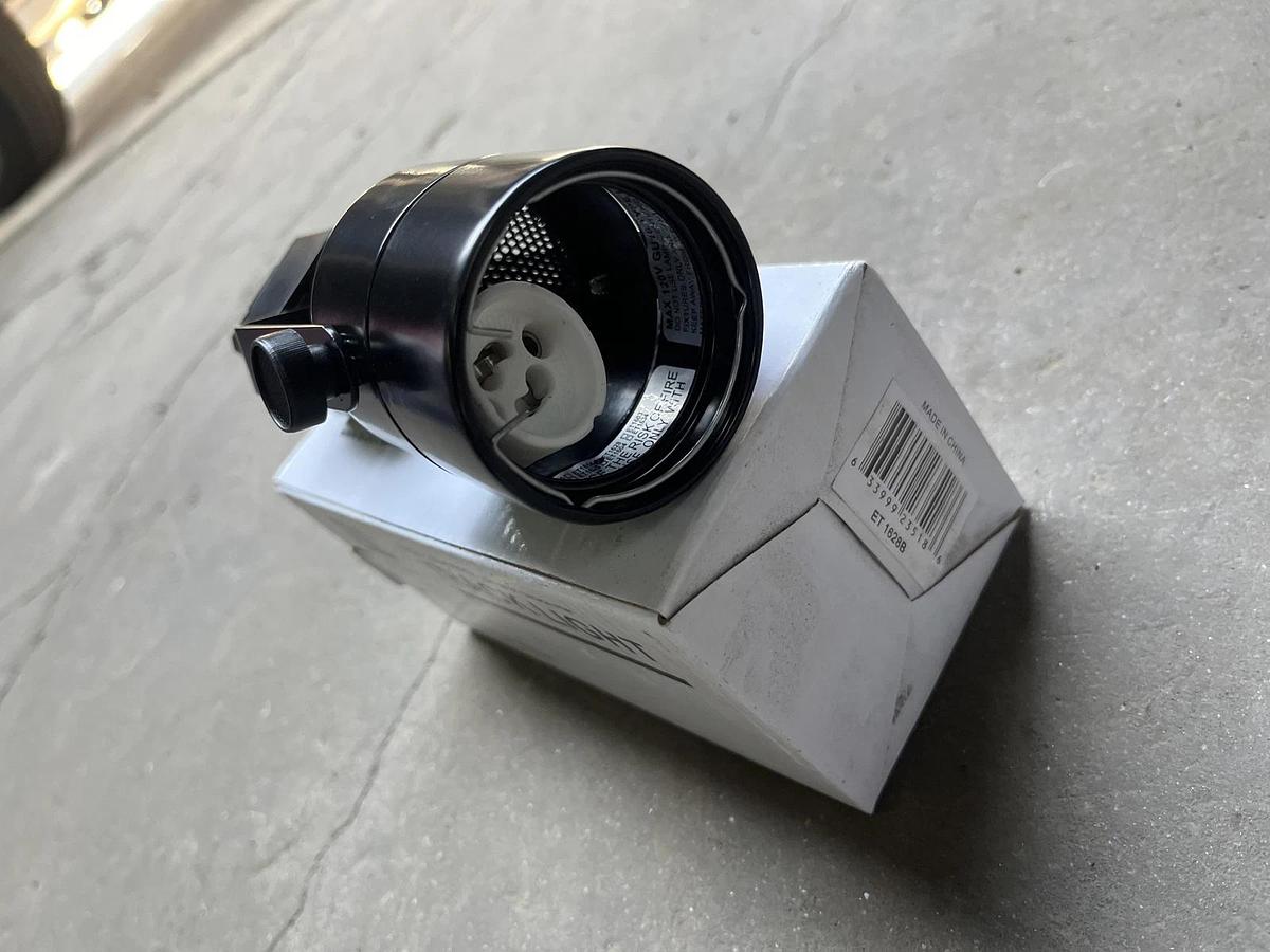 Used Elco ET1628 Garda 5"H Track Head for H-Track Systems, Black