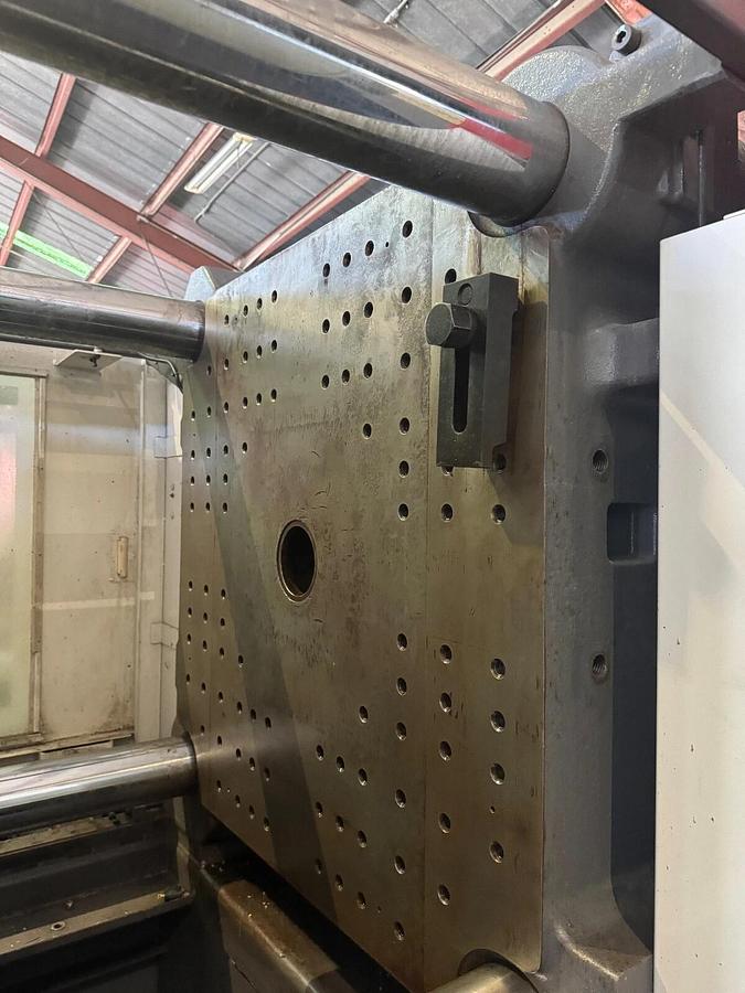 Used NIIGATA MD310W6000 . Plastic Injection Molding Machine All Electric. 310 TON