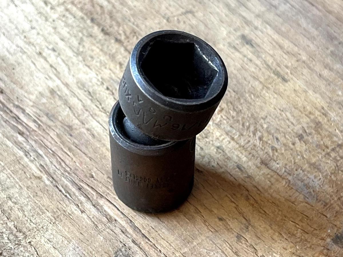 Used MAC Tools XUP226A Shallow Universal Impact 11/16" Socket 3/8" Drive SAE USA