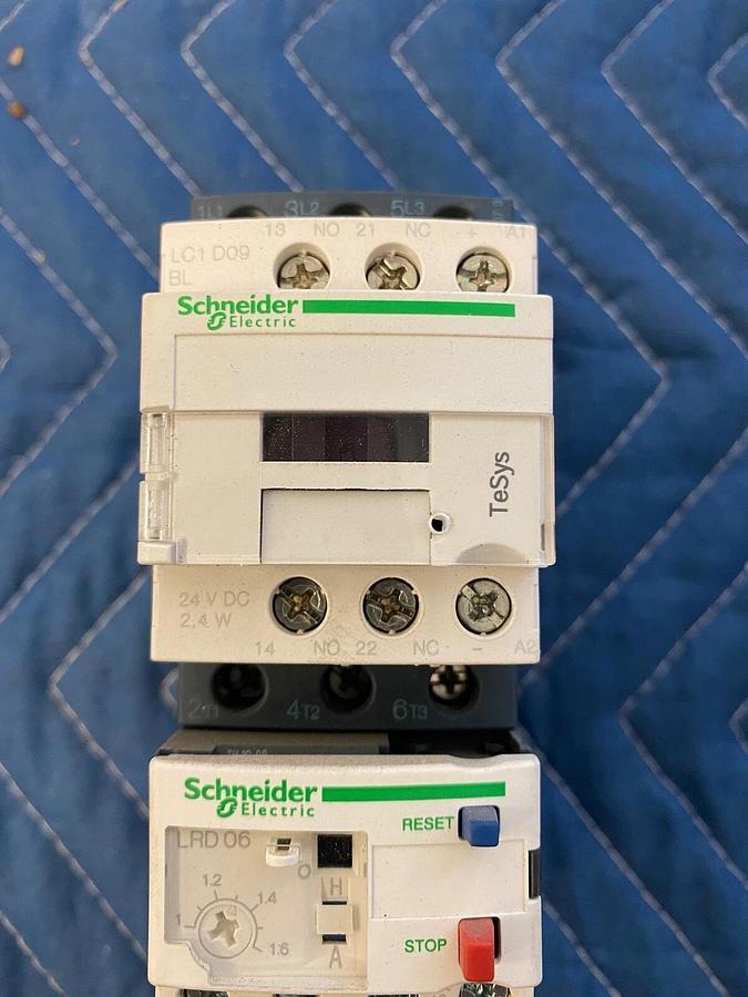 Used SCHNEIDER ELECTRIC LC1D09 WITH LRD06 OVERLOAD RELAY