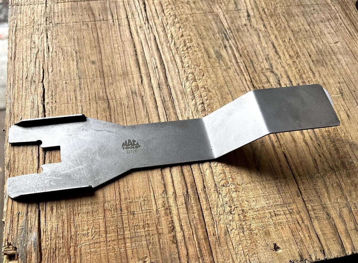 Used MAC TOOLS DOOR HANDLE TOOL - DUAL PURPOSE TOOL DT20