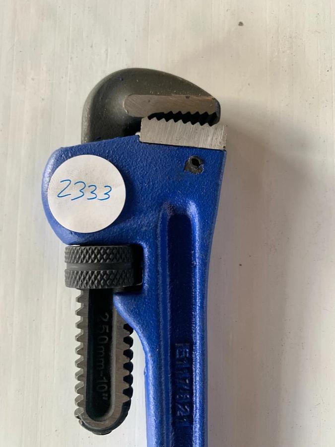 Used Expert E117821 10" Pipe Wrench