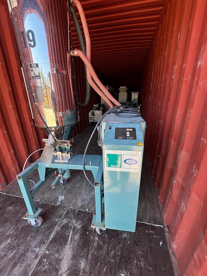Used Una-Dyn GS30 Dehumidifying Hopper Dryer TSCA1111 100# solid Cone Hopper