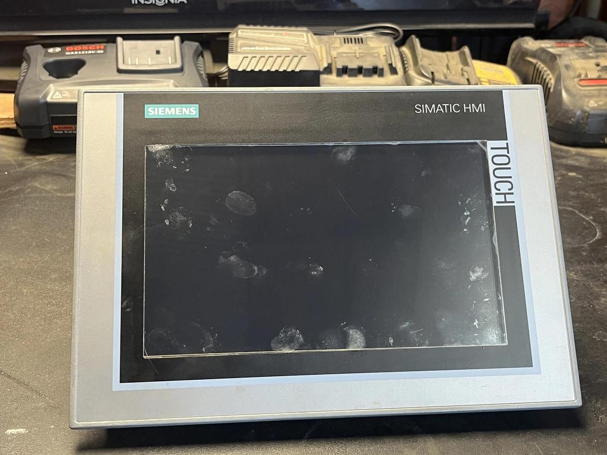 Used Siemens 6AV2124-0JC01-0AX0 6AV21240JC010AX0 SIMATIC HMI TP900 Comfort