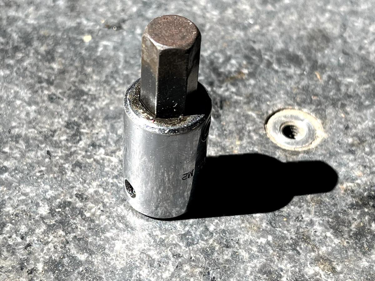 Used Mac Tools USA 3/8" Drive 3/8" SAE Hex Bit Chrome Socket Driver X126DS