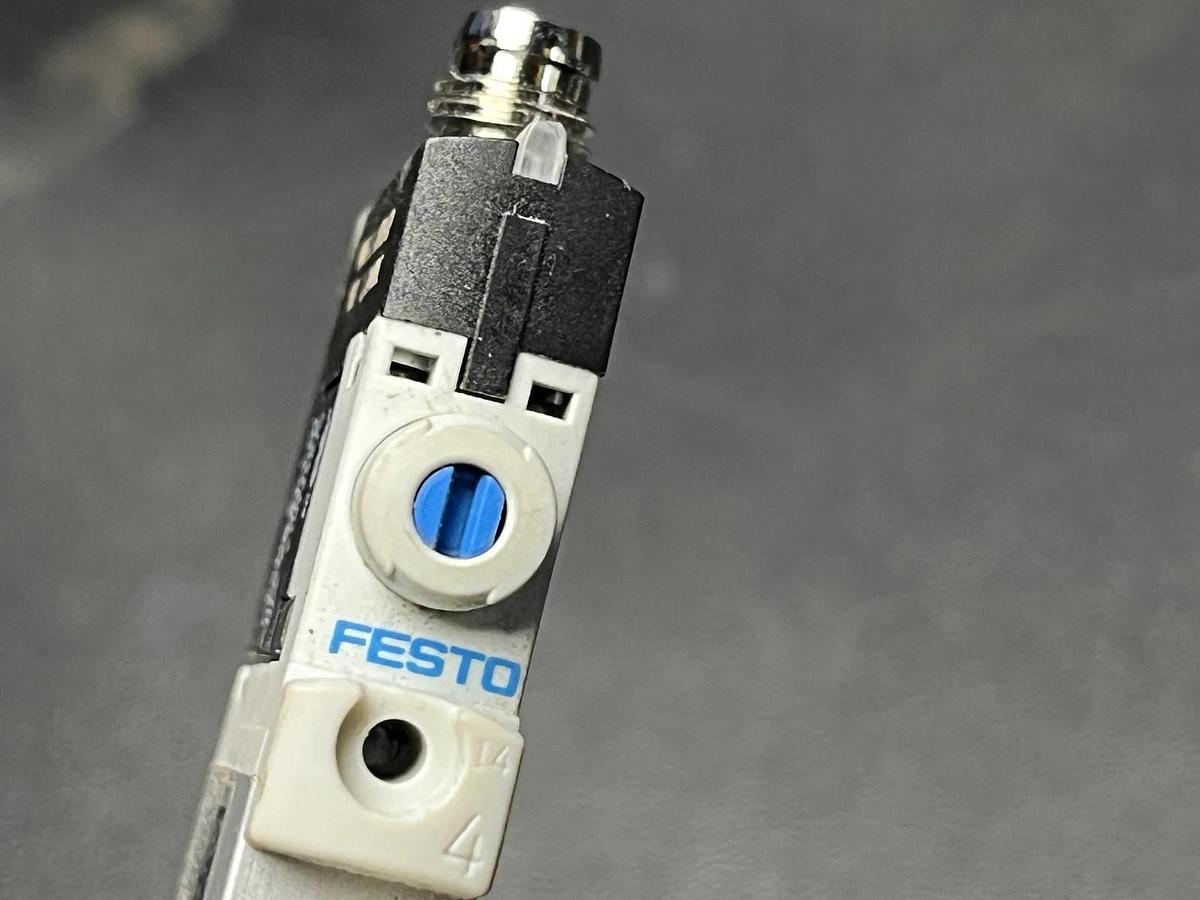 Used FESTO VUVG-L10-M52-RT-M5-1P3 566457 Solenoid Valve