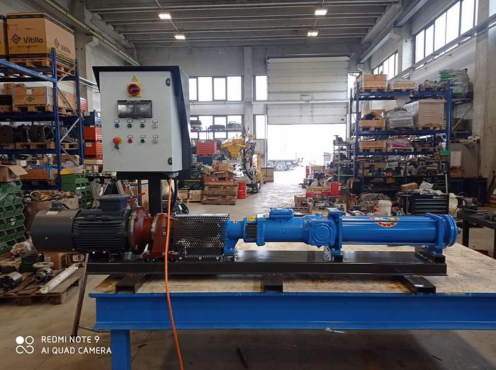 Screw mud/cement pump with electric motor