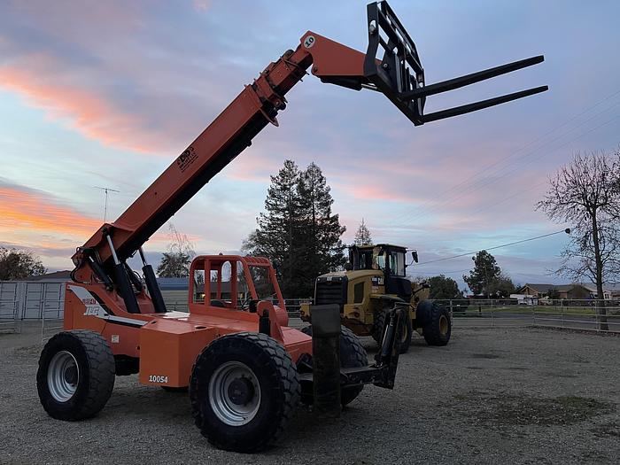 Used 2007 SKY TRAK 10054