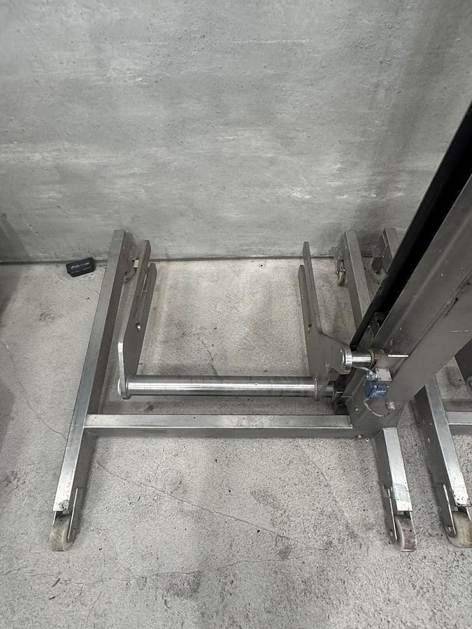 Used Base Tote bin Lifter