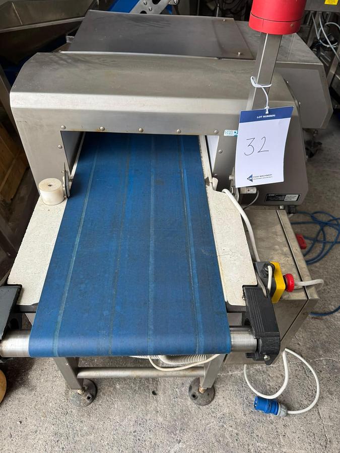 Used Ceia Metal detector