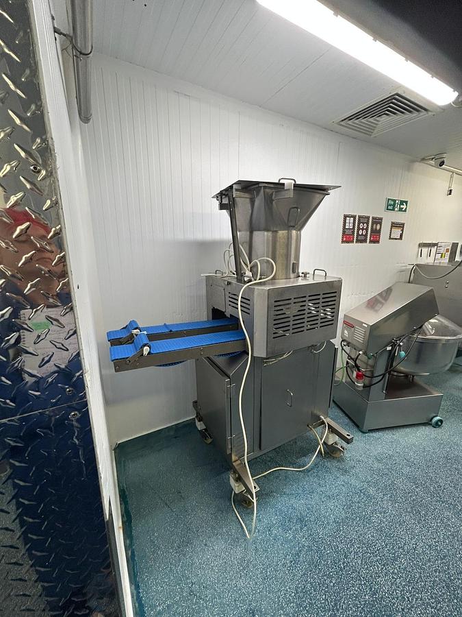 Used DEIGHTON DUAL LANE FORMER