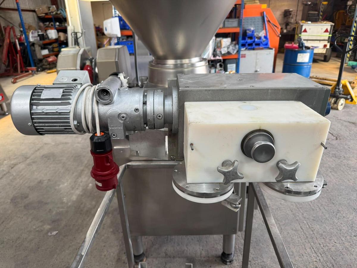 Used HANDTMANN VF200 VACUUM FILLER