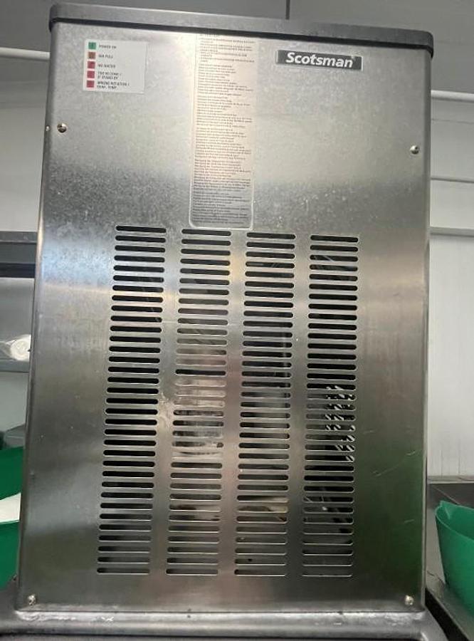Used SCOTSMAN ICE FLAKER