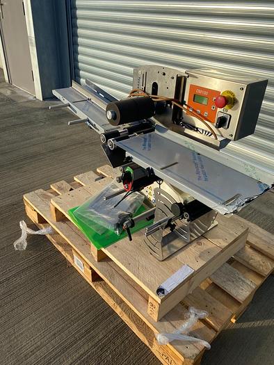 2021 IC Labelling Systems ET 12/01 wrap-around labeller