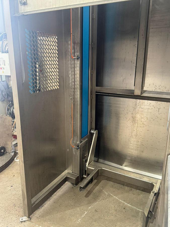 Used Syspal Column Lifter