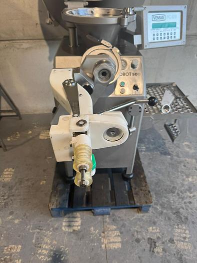 Used VEMAG ROBOT 500 WITH LINKER