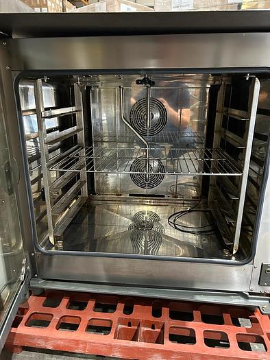 Used 2015 UNOX S.p.A. XBC605E 6-grid combi oven