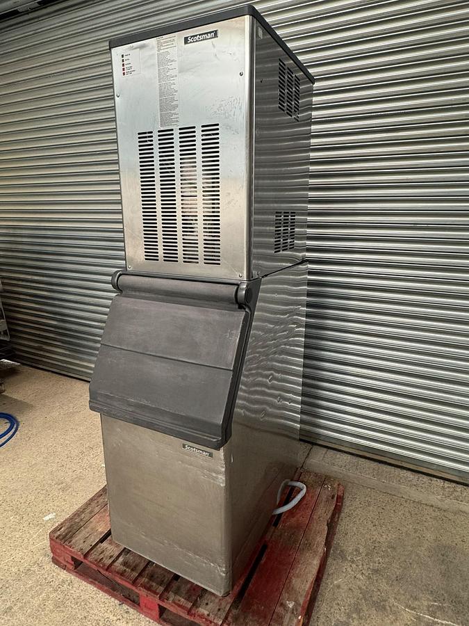 Used SCOTSMAN ICE FLAKER