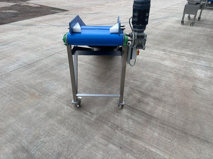 Used INCLINE CONVEYOR