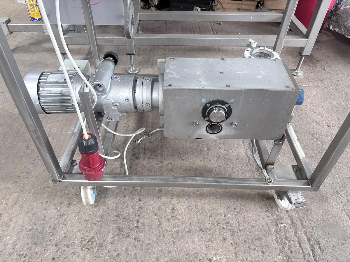 Used HANDTMANN VF200 VACUUM FILLER